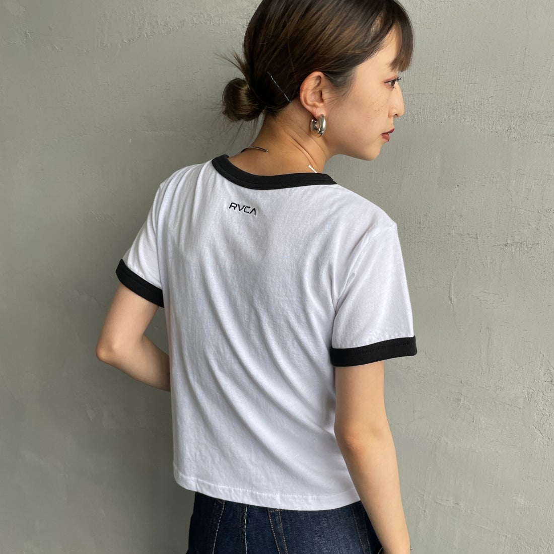 RVCA [ルーカ] パームツリーベビーリンガーTシャツ [BF04C205] WHT &&モデル身長：150cm 着用サイズ：M&&