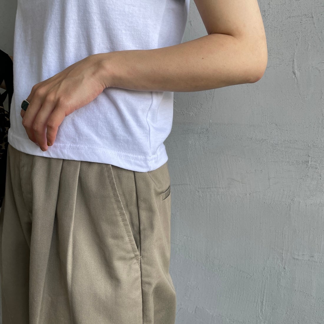 RVCA [ルーカ] パームツリーベビーリンガーTシャツ [BF04C205] WHT &&モデル身長：158cm 着用サイズ：M&&