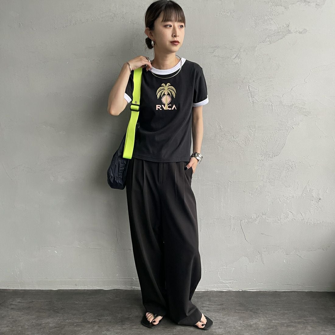 RVCA [ルーカ] パームツリーベビーリンガーTシャツ [BF04C205] BLK &&モデル身長：150cm 着用サイズ：M&&