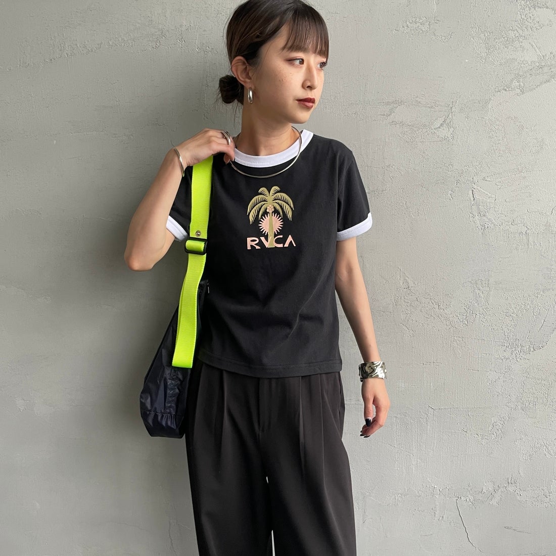 RVCA [ルーカ] パームツリーベビーリンガーTシャツ [BF04C205] BLK &&モデル身長：150cm 着用サイズ：M&&