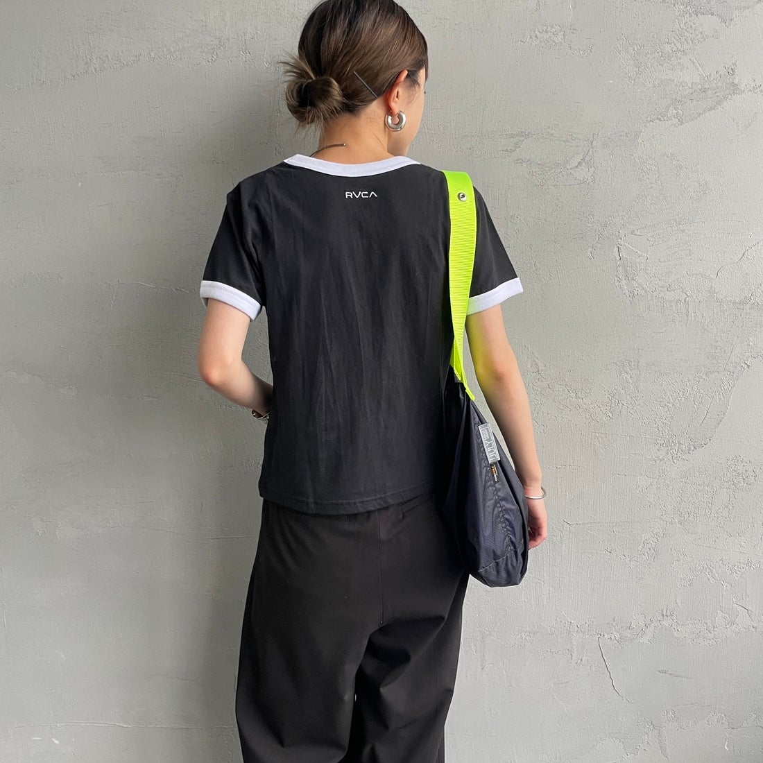 RVCA [ルーカ] パームツリーベビーリンガーTシャツ [BF04C205] BLK &&モデル身長：150cm 着用サイズ：M&&