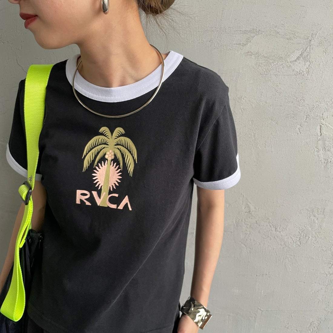 RVCA [ルーカ] パームツリーベビーリンガーTシャツ [BF04C205] BLK &&モデル身長：150cm 着用サイズ：M&&