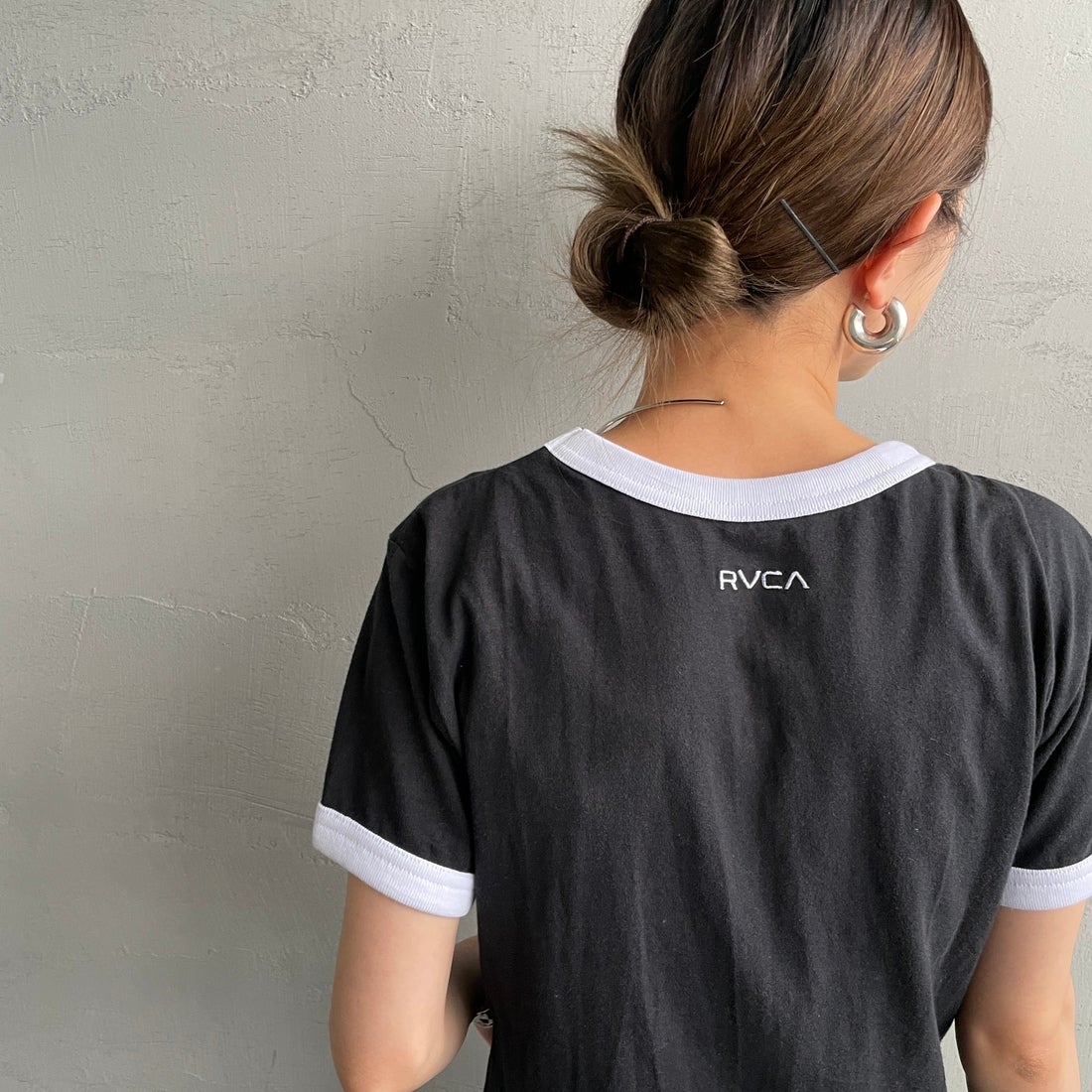 RVCA [ルーカ] パームツリーベビーリンガーTシャツ [BF04C205] BLK &&モデル身長：150cm 着用サイズ：M&&