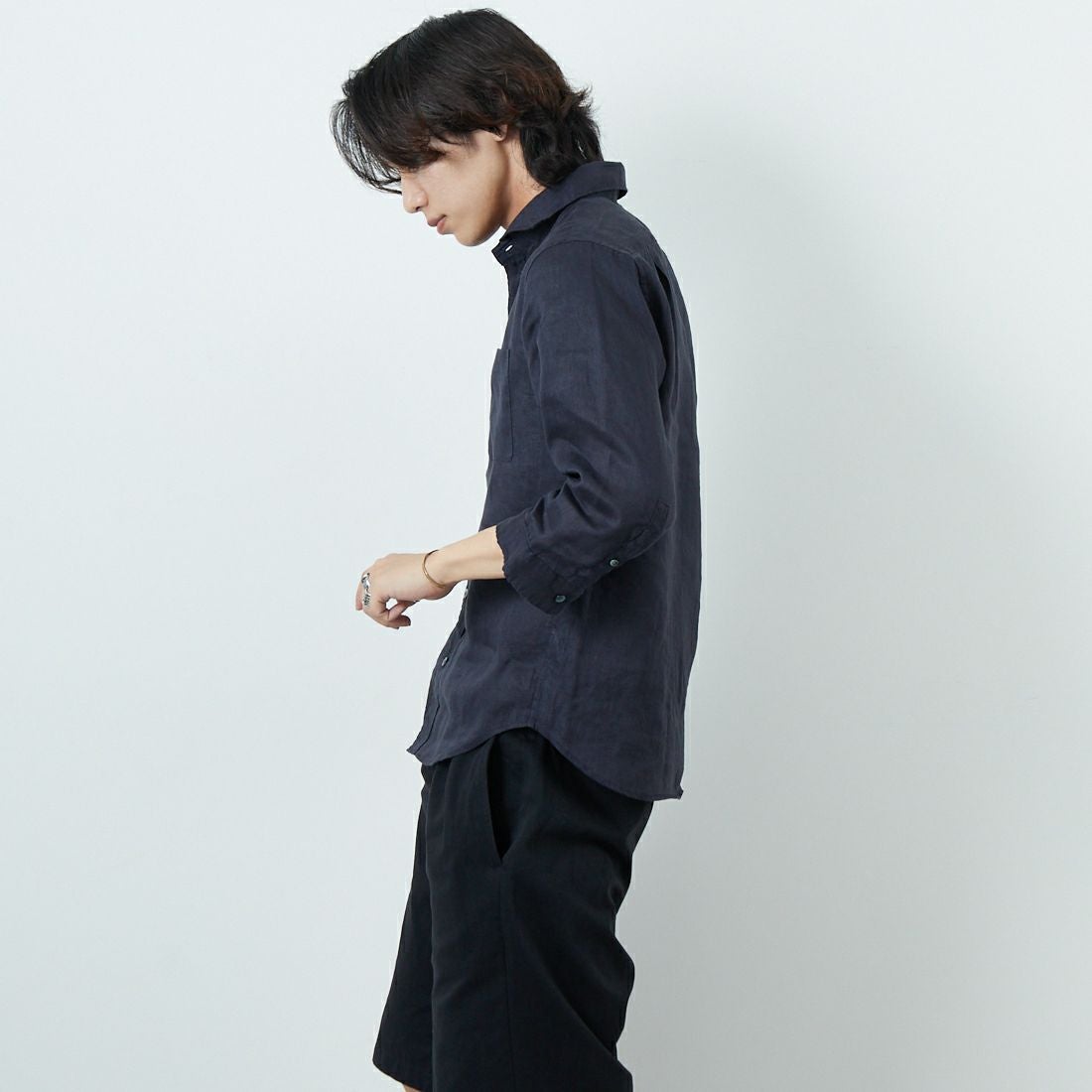 33Degrees [サーティスリーディグリーズ] フレンチリネン七分袖シャツ [BFQ211] NAVY &&モデル身長：179cm 着用サイズ：M&&