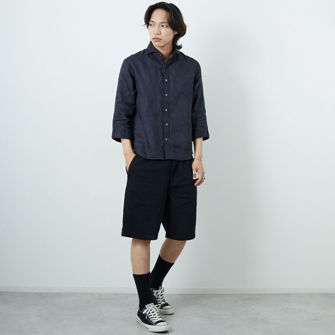 33Degrees [サーティスリーディグリーズ] フレンチリネン七分袖シャツ [BFQ211] NAVY &&モデル身長：179cm 着用サイズ：M&&