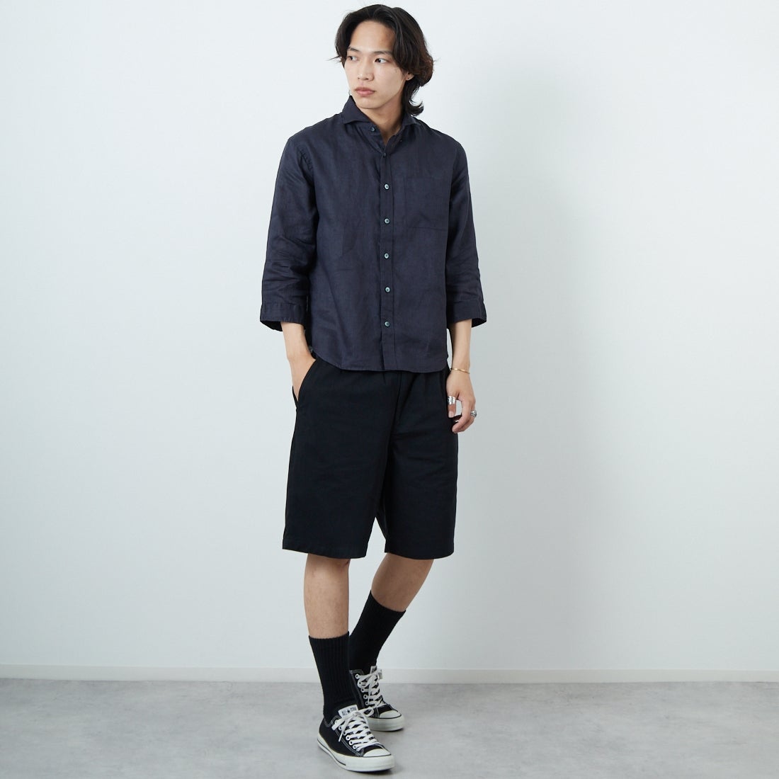 33Degrees [サーティスリーディグリーズ] フレンチリネン七分袖シャツ [BFQ211] NAVY &&モデル身長：179cm 着用サイズ：M&&
