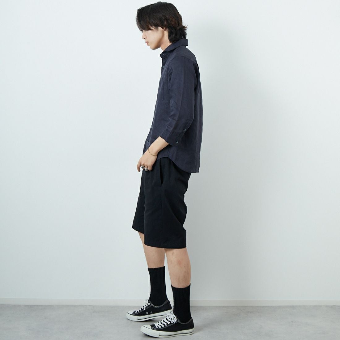 33Degrees [サーティスリーディグリーズ] フレンチリネン七分袖シャツ [BFQ211] NAVY &&モデル身長：179cm 着用サイズ：M&&