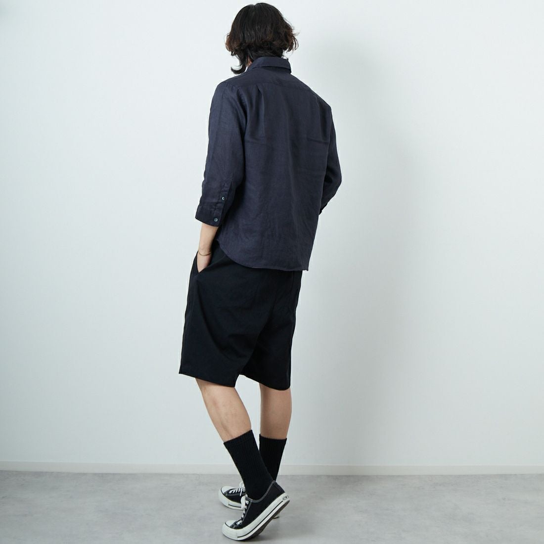 33Degrees [サーティスリーディグリーズ] フレンチリネン七分袖シャツ [BFQ211] NAVY &&モデル身長：179cm 着用サイズ：M&&