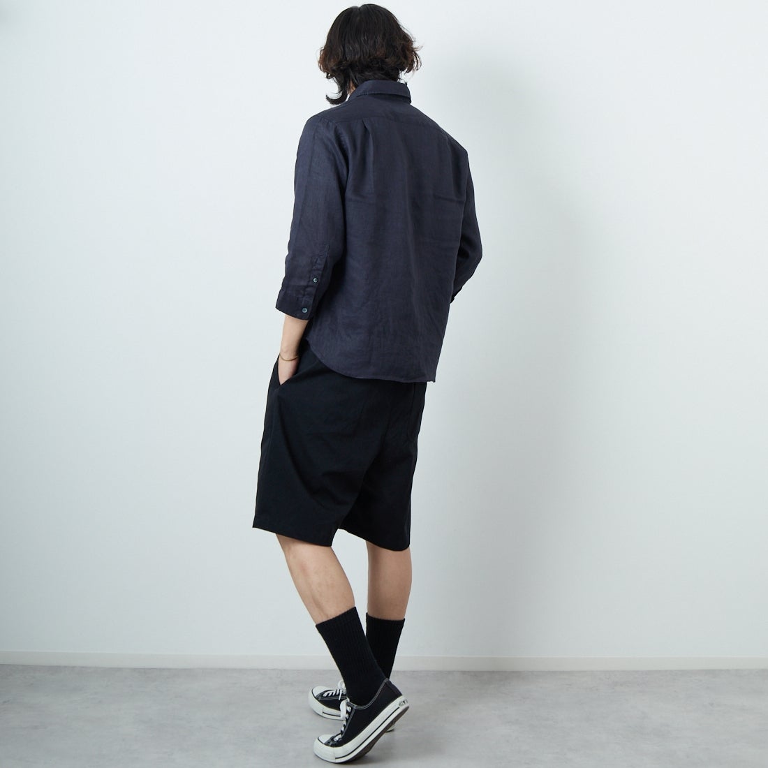 33Degrees [サーティスリーディグリーズ] フレンチリネン七分袖シャツ [BFQ211] NAVY &&モデル身長：179cm 着用サイズ：M&&