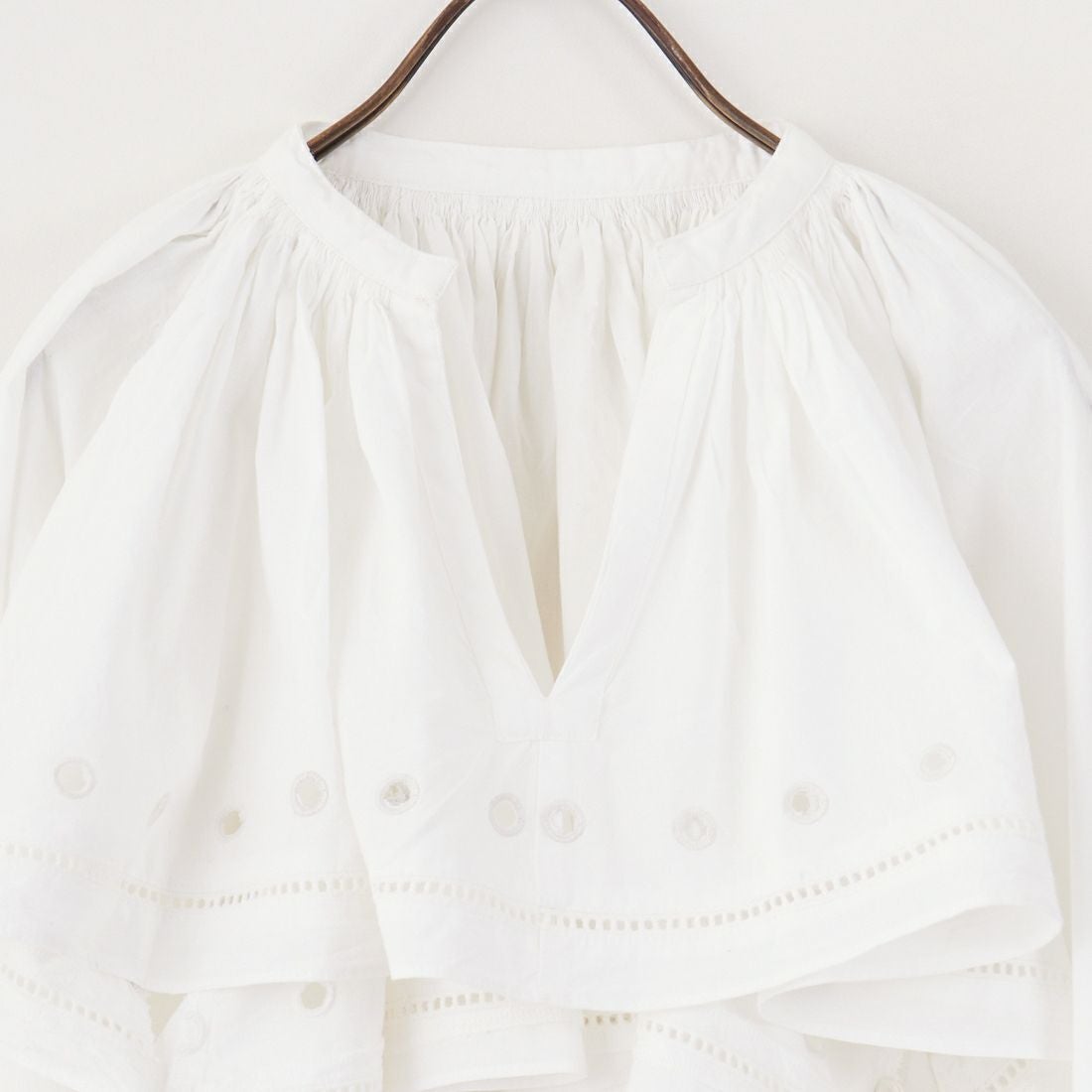 crinkle crinkle crinkle [クリンクル クリンクル クリンクル] 刺繍クロップドブラウス [CC-3526] WHITE