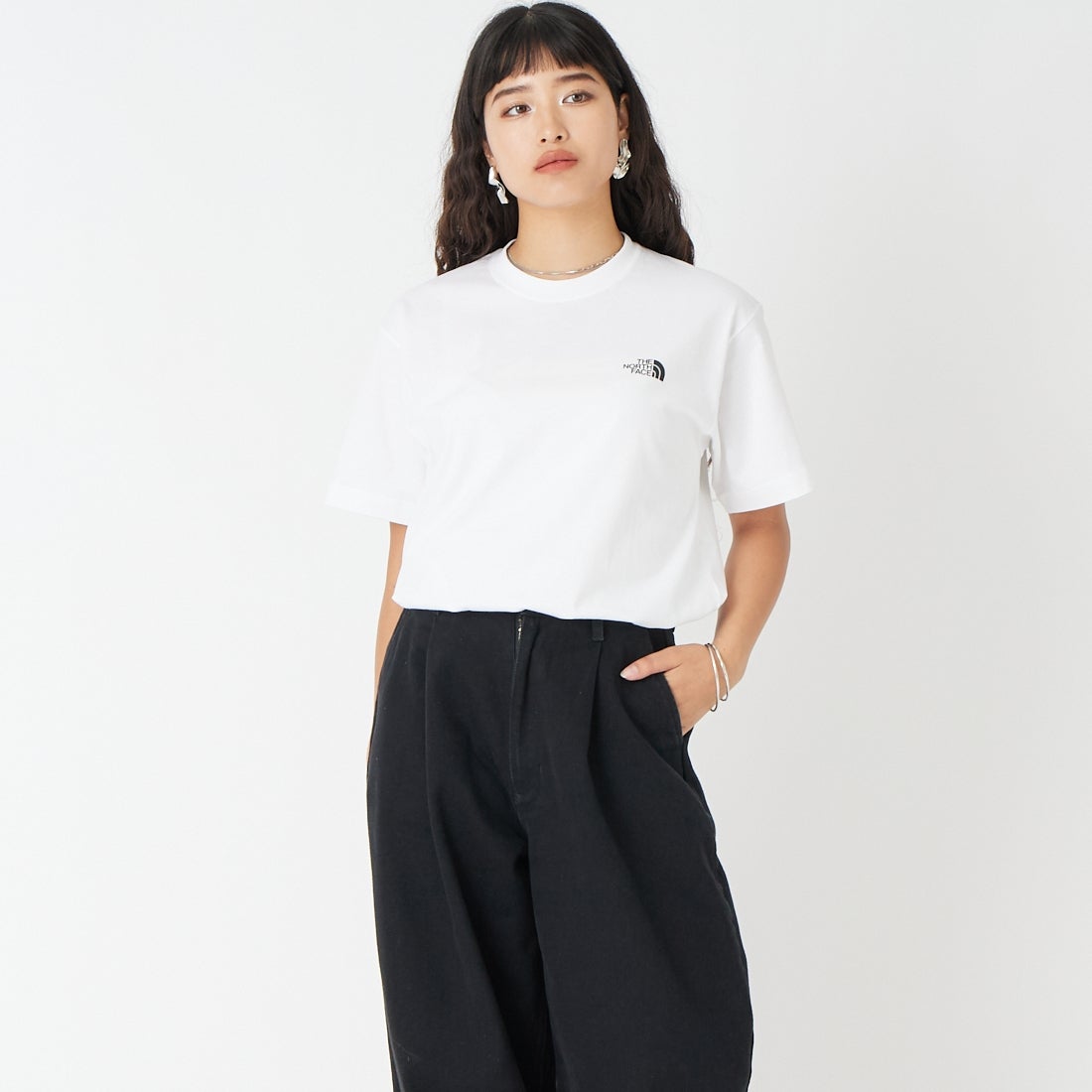 THE NORTH FACE [ザ ノースフェイス] ショートスリーブ フラッシュドライグローブグリッドコットンTシャツ [NT32550] W &&モデル身長：162cm 着用サイズ：S&&