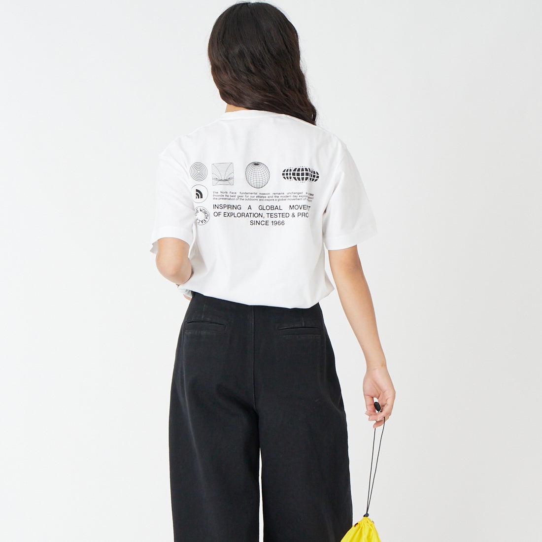 THE NORTH FACE [ザ ノースフェイス] ショートスリーブ フラッシュドライグローブグリッドコットンTシャツ [NT32550] W &&モデル身長：162cm 着用サイズ：S&&
