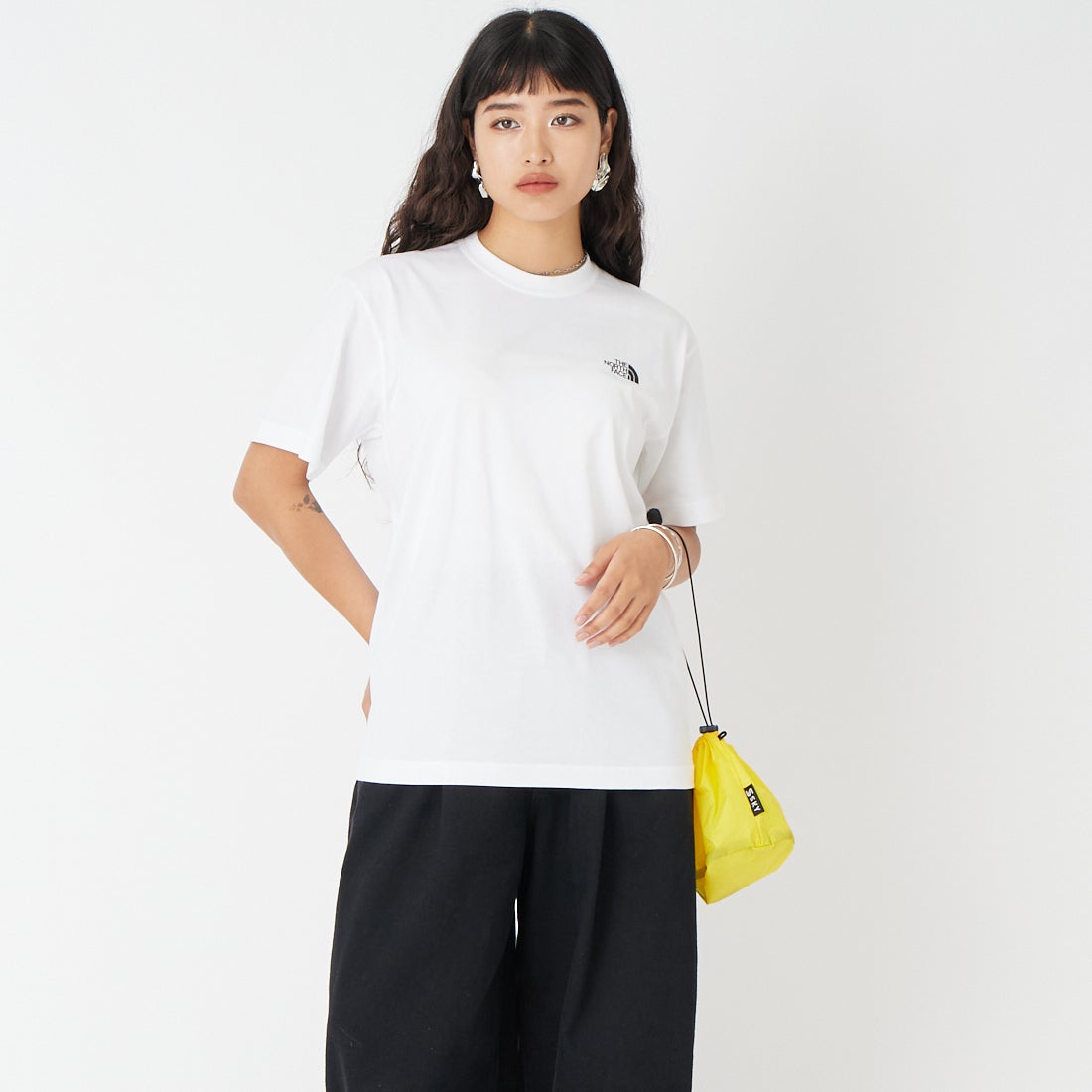 THE NORTH FACE [ザ ノースフェイス] ショートスリーブ フラッシュドライグローブグリッドコットンTシャツ [NT32550] W &&モデル身長：162cm 着用サイズ：S&&