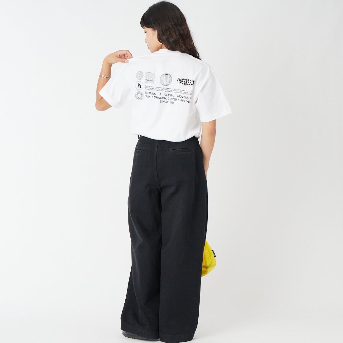 THE NORTH FACE [ザ ノースフェイス] ショートスリーブ フラッシュドライグローブグリッドコットンTシャツ [NT32550] W &&モデル身長：162cm 着用サイズ：S&&