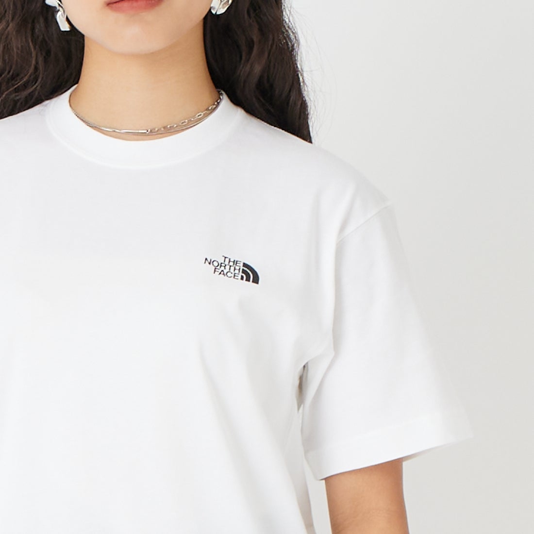THE NORTH FACE [ザ ノースフェイス] ショートスリーブ フラッシュドライグローブグリッドコットンTシャツ [NT32550] W &&モデル身長：162cm 着用サイズ：S&&