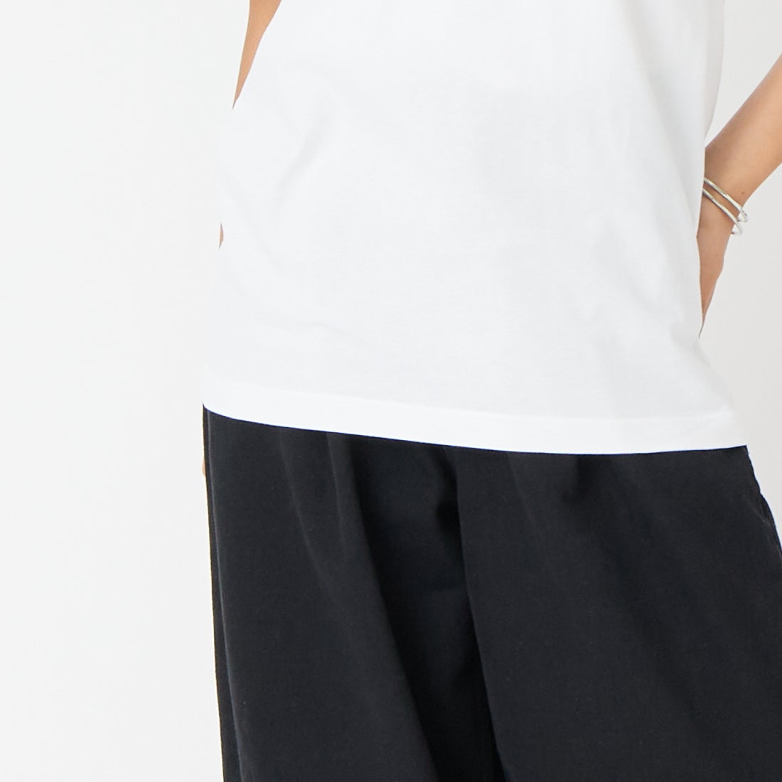 THE NORTH FACE [ザ ノースフェイス] ショートスリーブ フラッシュドライグローブグリッドコットンTシャツ [NT32550] W &&モデル身長：162cm 着用サイズ：S&&