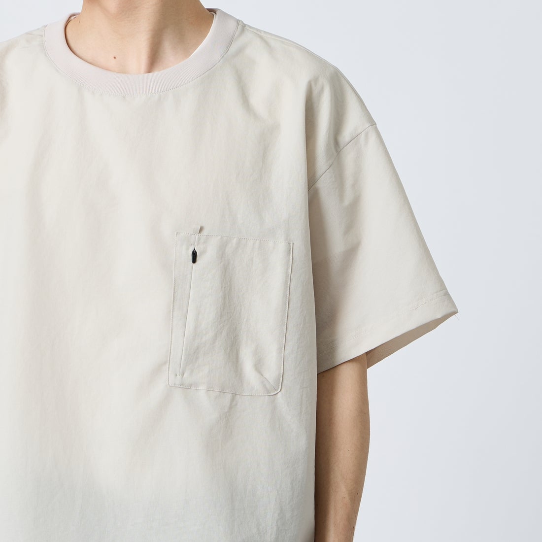 NANGA [ナンガ] ドットエア(R) コンフィーTシャツ [N2500-1J300A] S.BEG &&モデル身長：168cm 着用サイズ：L&&