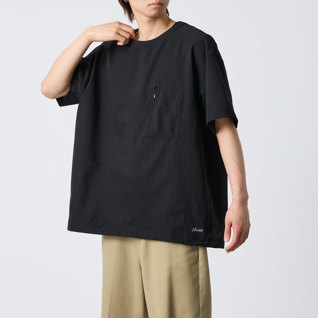 NANGA [ナンガ] ドットエア(R) コンフィーTシャツ [N2500-1J300A] P.BLK &&モデル身長：177cm 着用サイズ：XL&&