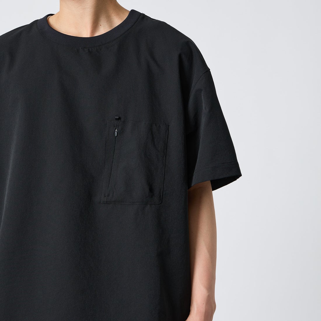 NANGA [ナンガ] ドットエア(R) コンフィーTシャツ [N2500-1J300A] P.BLK &&モデル身長：177cm 着用サイズ：XL&&