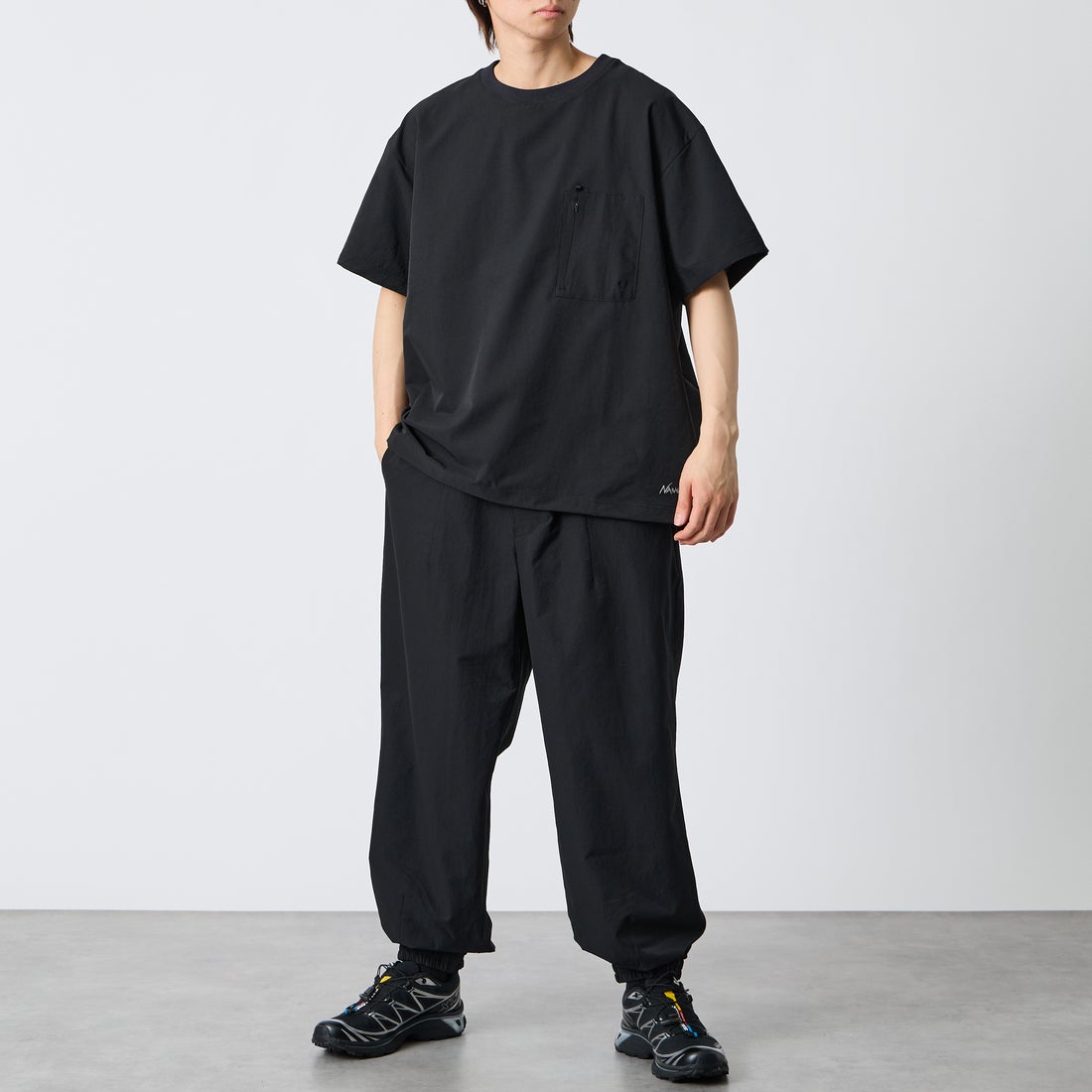 NANGA [ナンガ] ドットエア(R) コンフィーTシャツ [N2500-1J300A] P.BLK &&モデル身長：177cm 着用サイズ：L&&