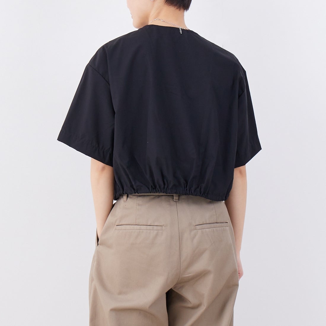 mizuiro ind [ミズイロインド] ローストリングシャツ [2-230089] 99 BLACK &&モデル身長：160cm 着用サイズ：F&&