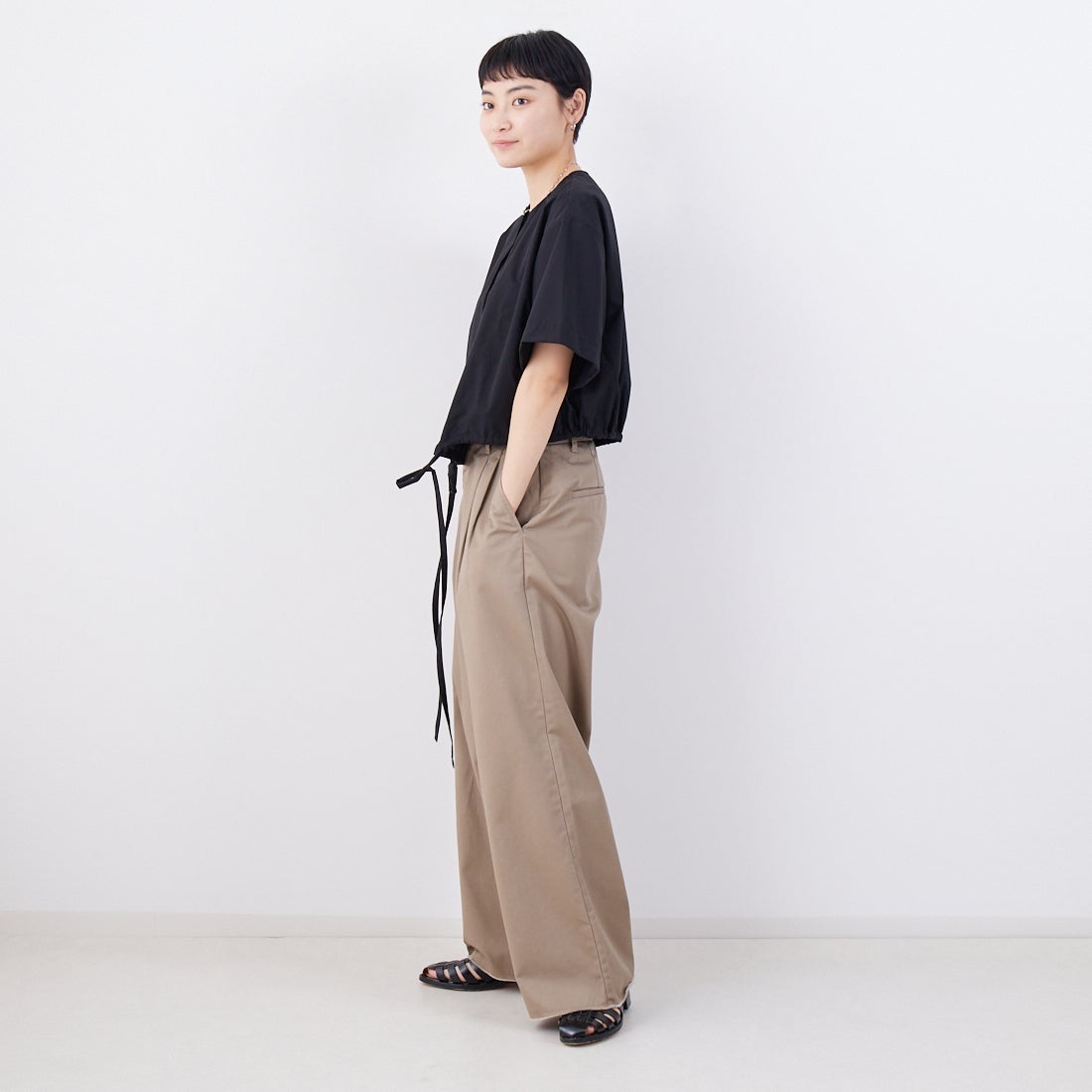 mizuiro ind [ミズイロインド] ローストリングシャツ [2-230089] 99 BLACK &&モデル身長：160cm 着用サイズ：F&&