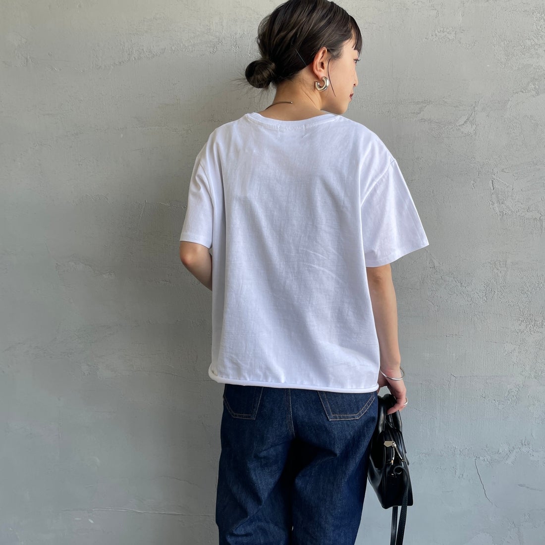 REGENCY WORKS [リージェンシーワークス] Meow メッセージショートスリーブTシャツ [02076-11] WHITE/BLAC &&モデル身長：150cm 着用サイズ：M&&