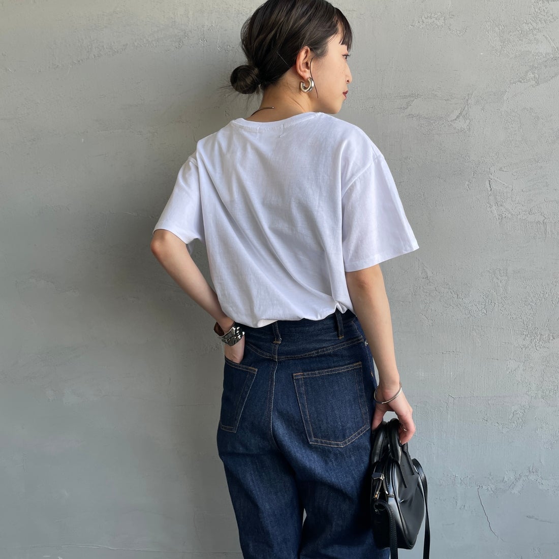 REGENCY WORKS [リージェンシーワークス] Meow メッセージショートスリーブTシャツ [02076-11] WHITE/BLAC &&モデル身長：150cm 着用サイズ：M&&