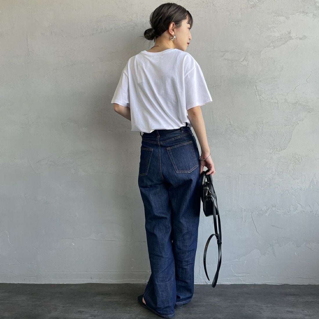 REGENCY WORKS [リージェンシーワークス] Meow メッセージショートスリーブTシャツ [02076-11] WHITE/BLAC &&モデル身長：150cm 着用サイズ：M&&