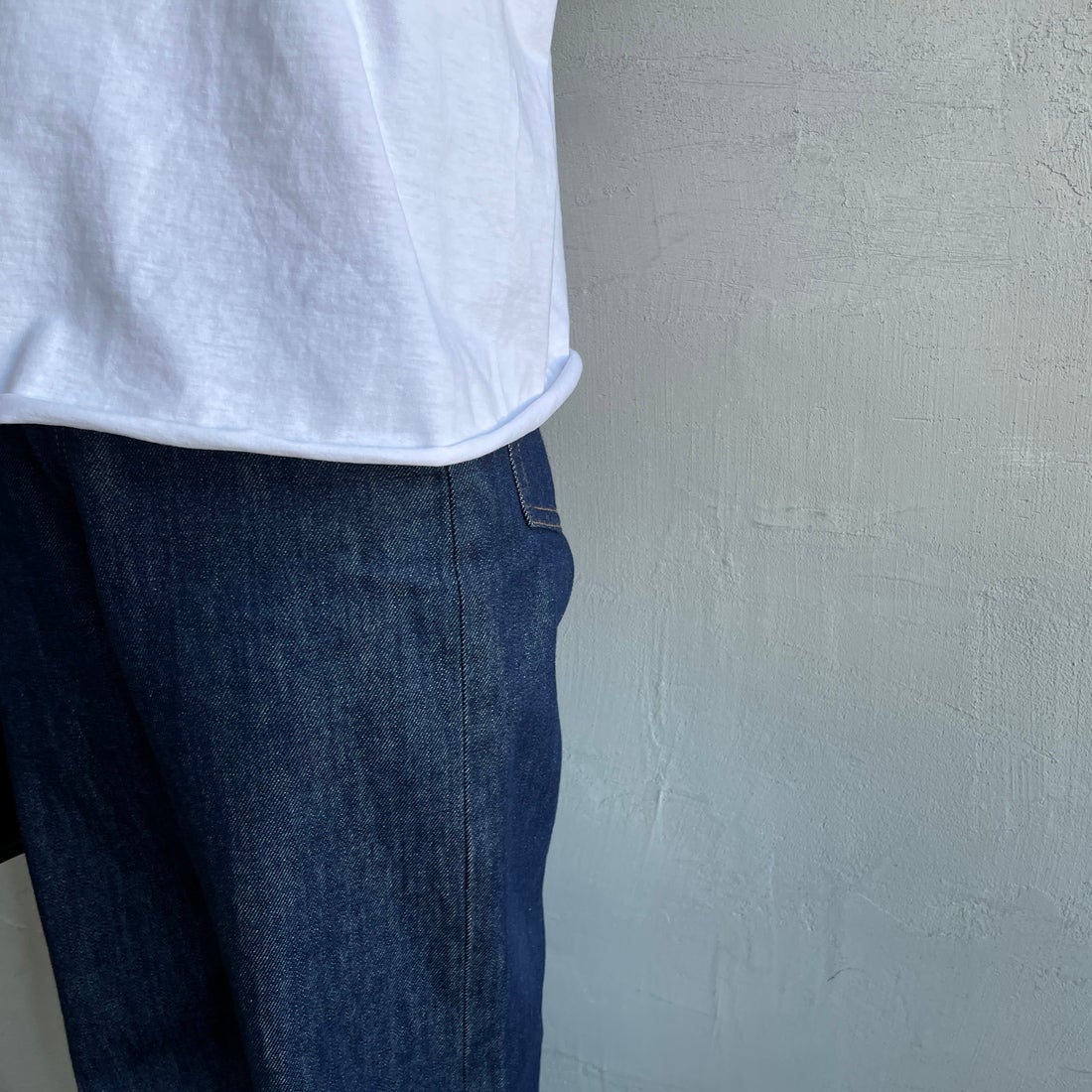 REGENCY WORKS [リージェンシーワークス] Meow メッセージショートスリーブTシャツ [02076-11] WHITE/BLAC &&モデル身長：150cm 着用サイズ：M&&