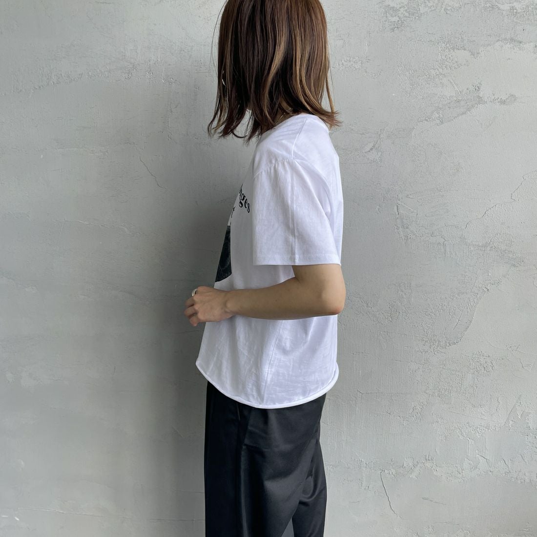 REGENCY WORKS [リージェンシーワークス] Meow メッセージショートスリーブTシャツ [02076-11] WHITE/BLAC &&モデル身長：158cm 着用サイズ：M&&
