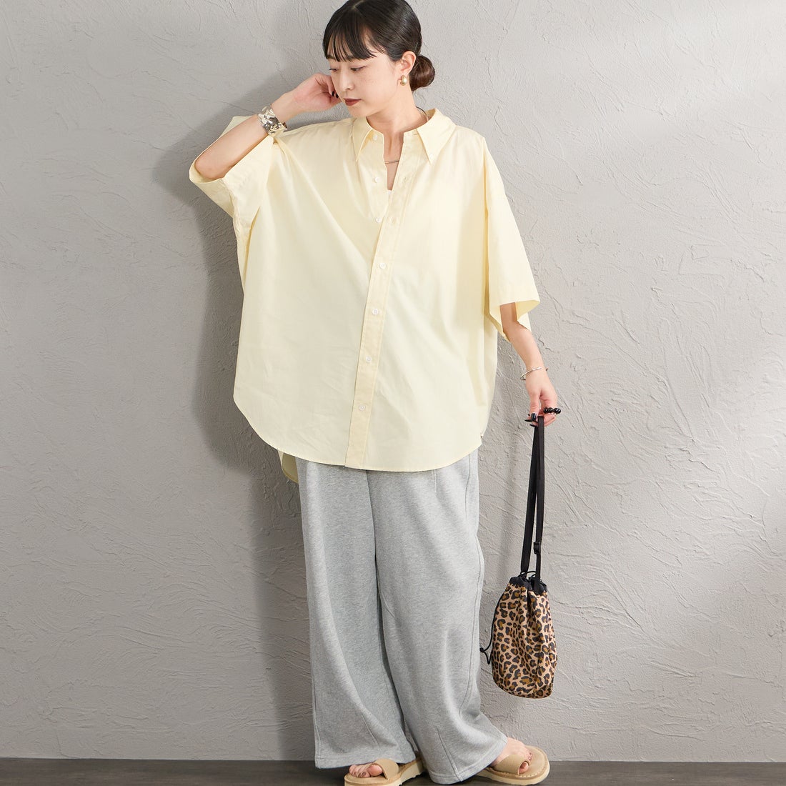 THE SHINZONE [ザ シンゾーン] ハーフスリーブダディシャツ [25MMSBL06] 53 YELLOW &&モデル身長：150cm 着用サイズ：F0&&