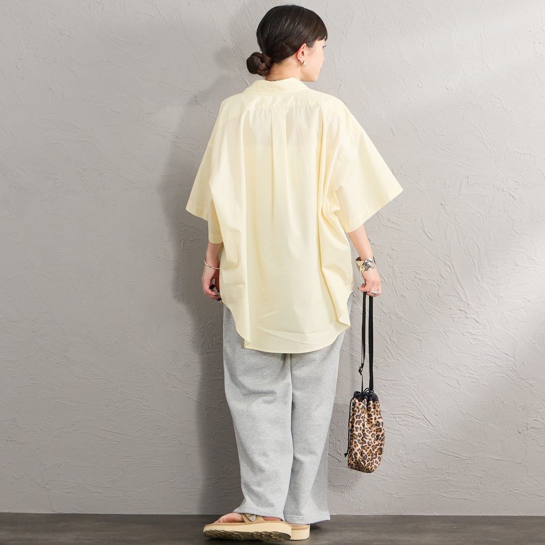 THE SHINZONE [ザ シンゾーン] ハーフスリーブダディシャツ [25MMSBL06] 53 YELLOW &&モデル身長：150cm 着用サイズ：F0&&