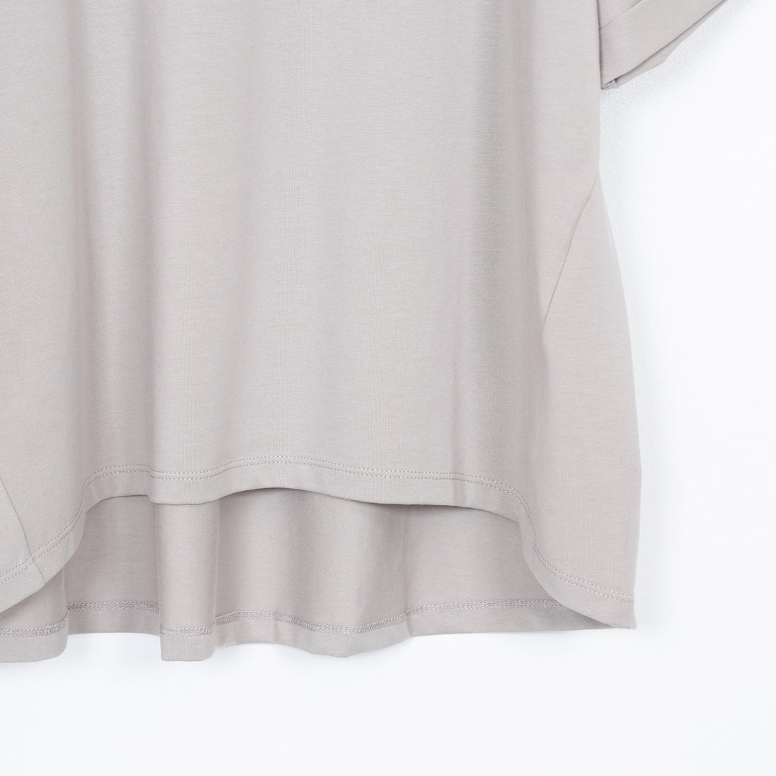 Maison de L'allure [メゾン ドゥ ラリュール] エンボスロゴTシャツ [M25112028] 23 GREIGE