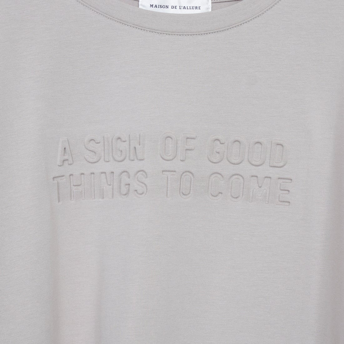 Maison de L'allure [メゾン ドゥ ラリュール] エンボスロゴTシャツ [M25112028] 23 GREIGE