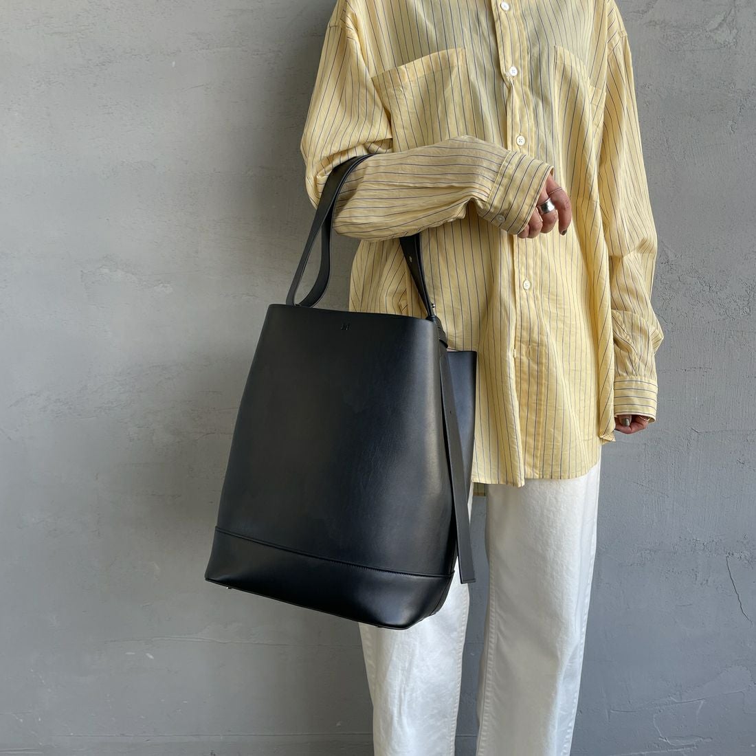 &MyuQ [アンドミューク] JUNO バケツ型トートバッグ [MCB071] BLACK