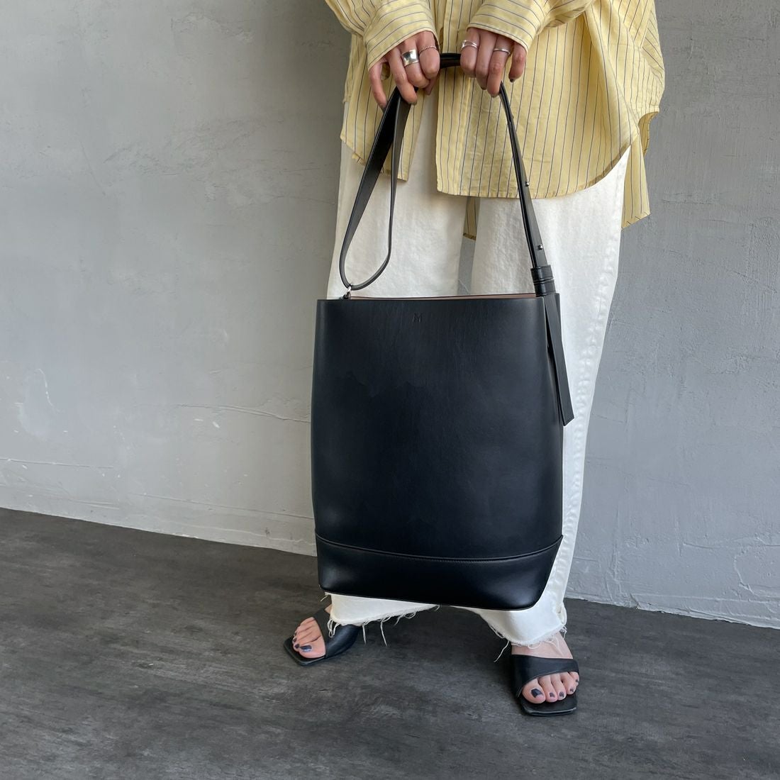 &MyuQ [アンドミューク] JUNO バケツ型トートバッグ [MCB071] BLACK