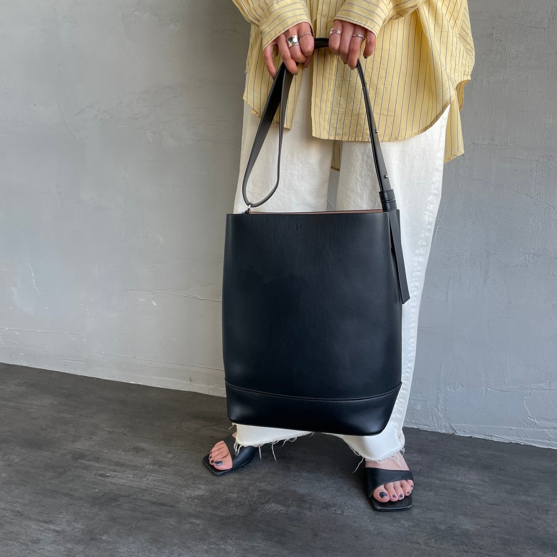 &MyuQ [アンドミューク] JUNO バケツ型トートバッグ [MCB071] BLACK