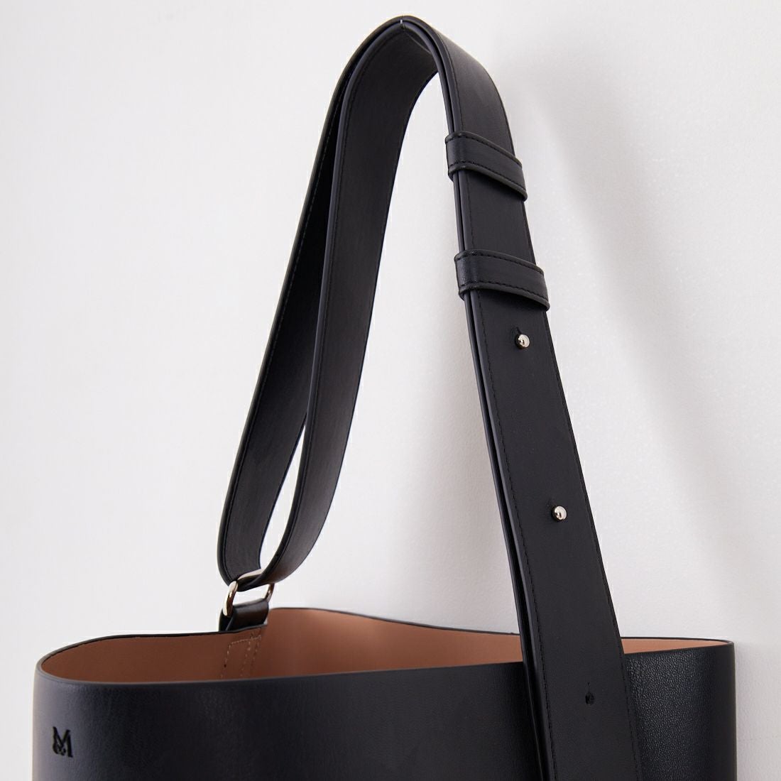 &MyuQ [アンドミューク] JUNO バケツ型トートバッグ [MCB071] BLACK