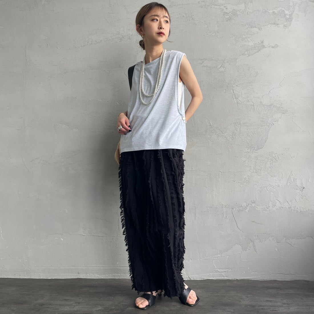 nenom [ネノム] 2WAYドロストギャザー ノースリーブカットソー [NE25112032] 20 OATMEAL &&モデル身長：150cm 着用サイズ：F&&