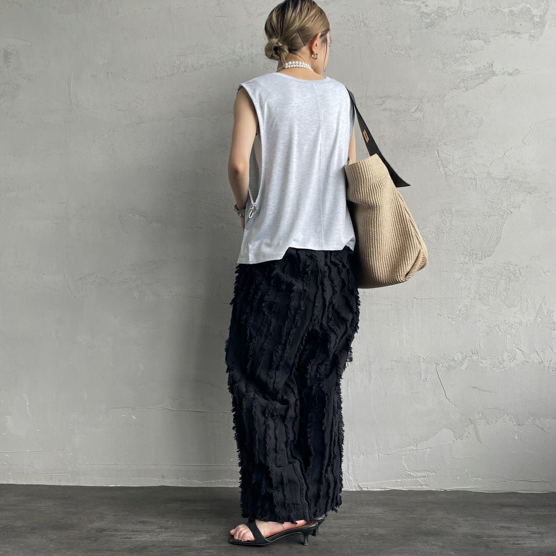 nenom [ネノム] 2WAYドロストギャザー ノースリーブカットソー [NE25112032] 20 OATMEAL &&モデル身長：150cm 着用サイズ：F&&