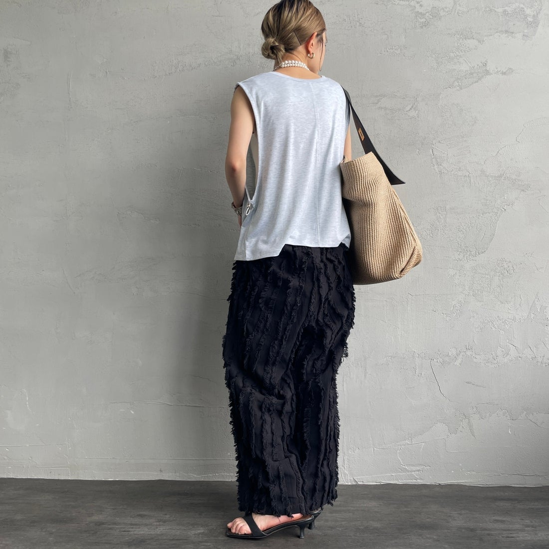 nenom [ネノム] 2WAYドロストギャザー ノースリーブカットソー [NE25112032] 20 OATMEAL &&モデル身長：150cm 着用サイズ：F&&