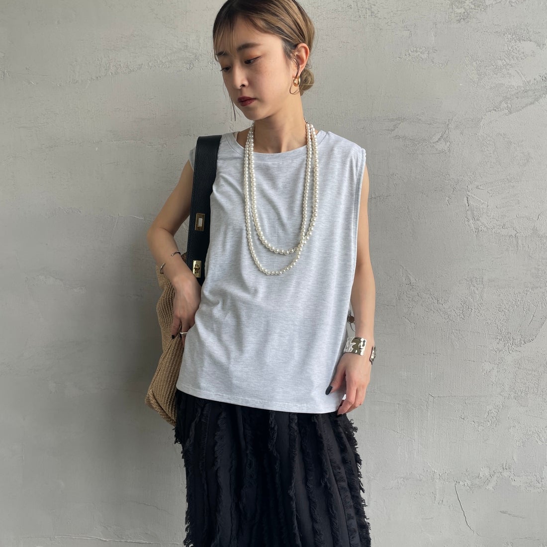 nenom [ネノム] 2WAYドロストギャザー ノースリーブカットソー [NE25112032] 20 OATMEAL &&モデル身長：150cm 着用サイズ：F&&