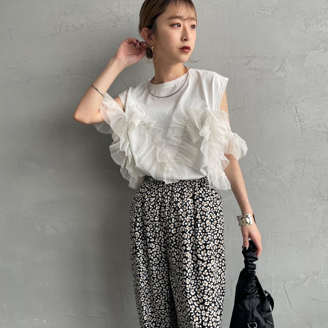 nenom [ネノム] マルチWAY チュールフリルドッキングノースリーブTシャツ [NE25112033] 02 OFF &&モデル身長：150cm 着用サイズ：F&&