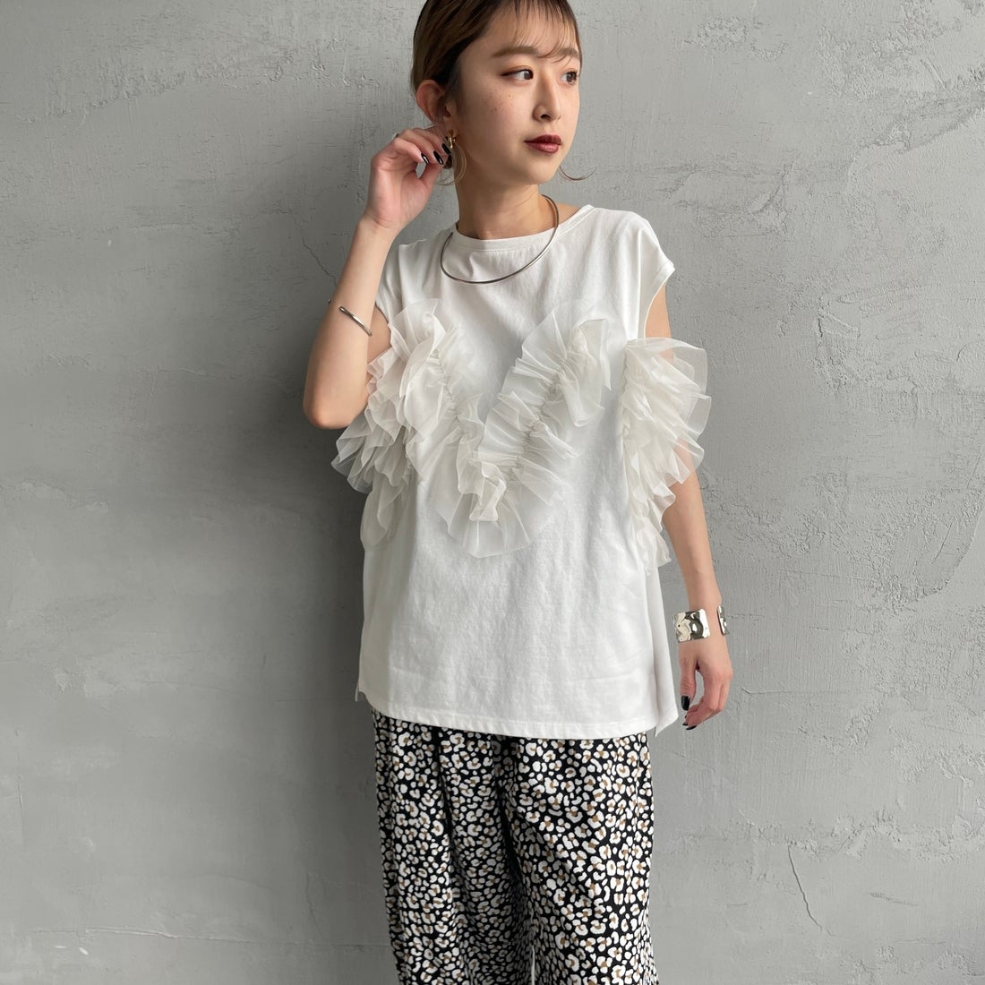 nenom [ネノム] マルチWAY チュールフリルドッキングノースリーブTシャツ [NE25112033] 02 OFF &&モデル身長：150cm 着用サイズ：F&&
