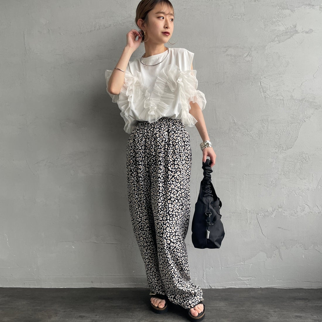 nenom [ネノム] マルチWAY チュールフリルドッキングノースリーブTシャツ [NE25112033] 02 OFF &&モデル身長：150cm 着用サイズ：F&&