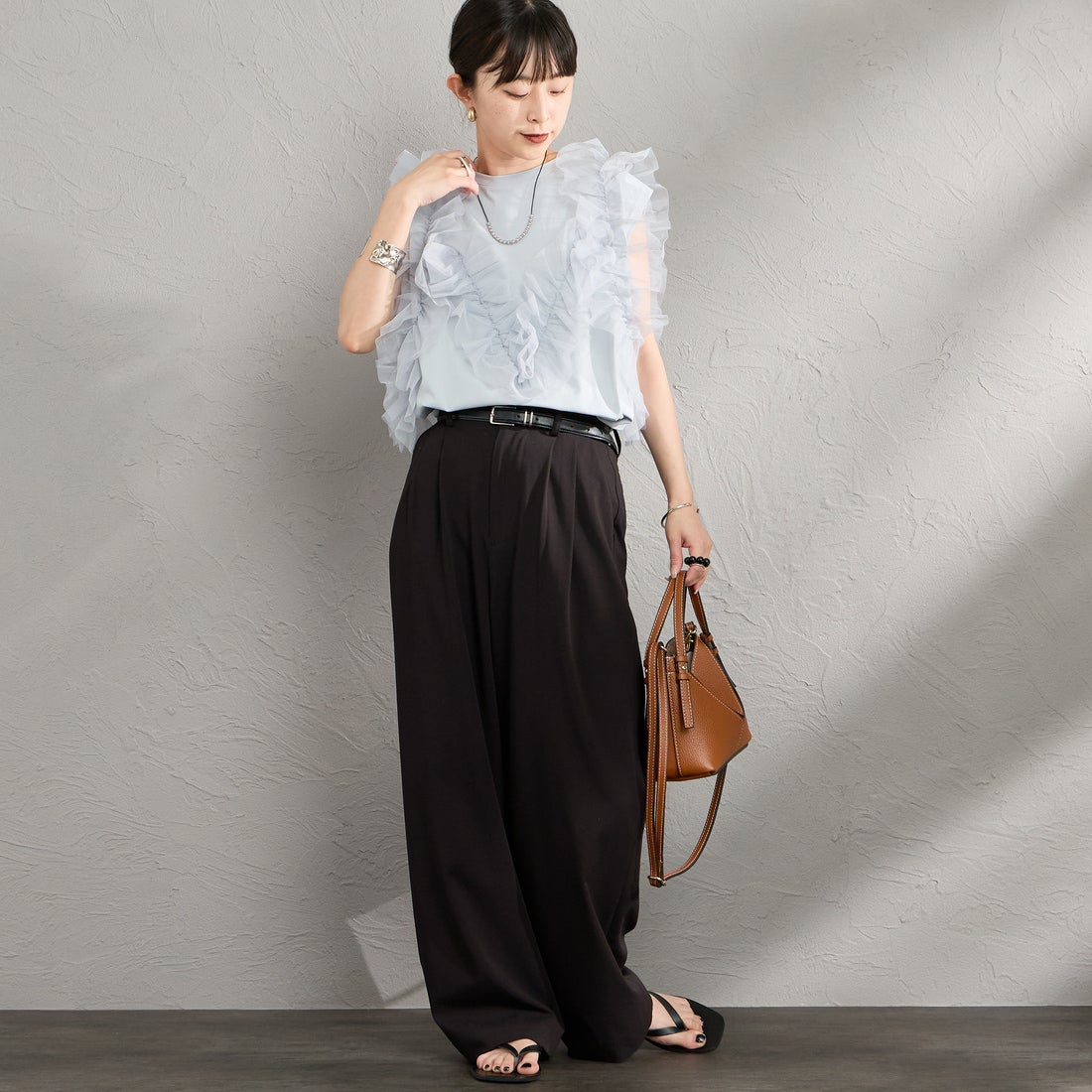nenom [ネノム] マルチWAY チュールフリルドッキングノースリーブTシャツ [NE25112033] 05 L.GRAY &&モデル身長：150cm 着用サイズ：F&&