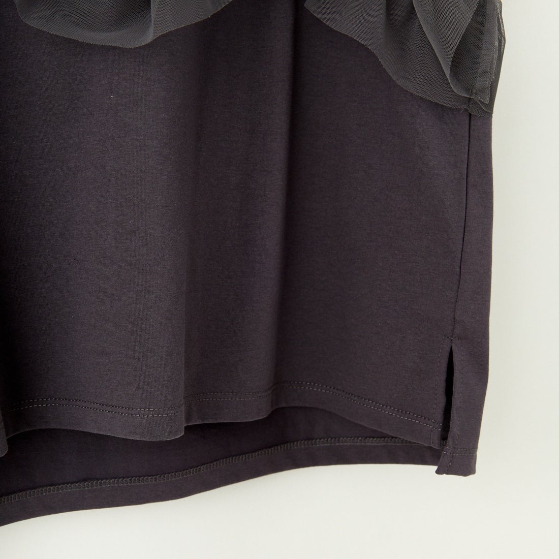 nenom [ネノム] マルチWAY チュールフリルドッキングノースリーブTシャツ [NE25112033] 08 CHARCOA