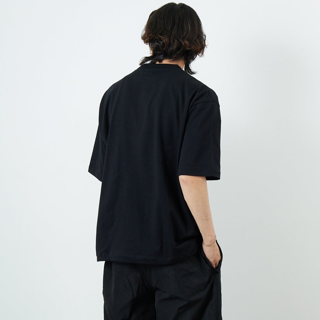 SLICK [スリック] ダブルヤーンドローストリングTシャツ [5230101] 700 BLACK &&モデル身長：179cm 着用サイズ：1&&