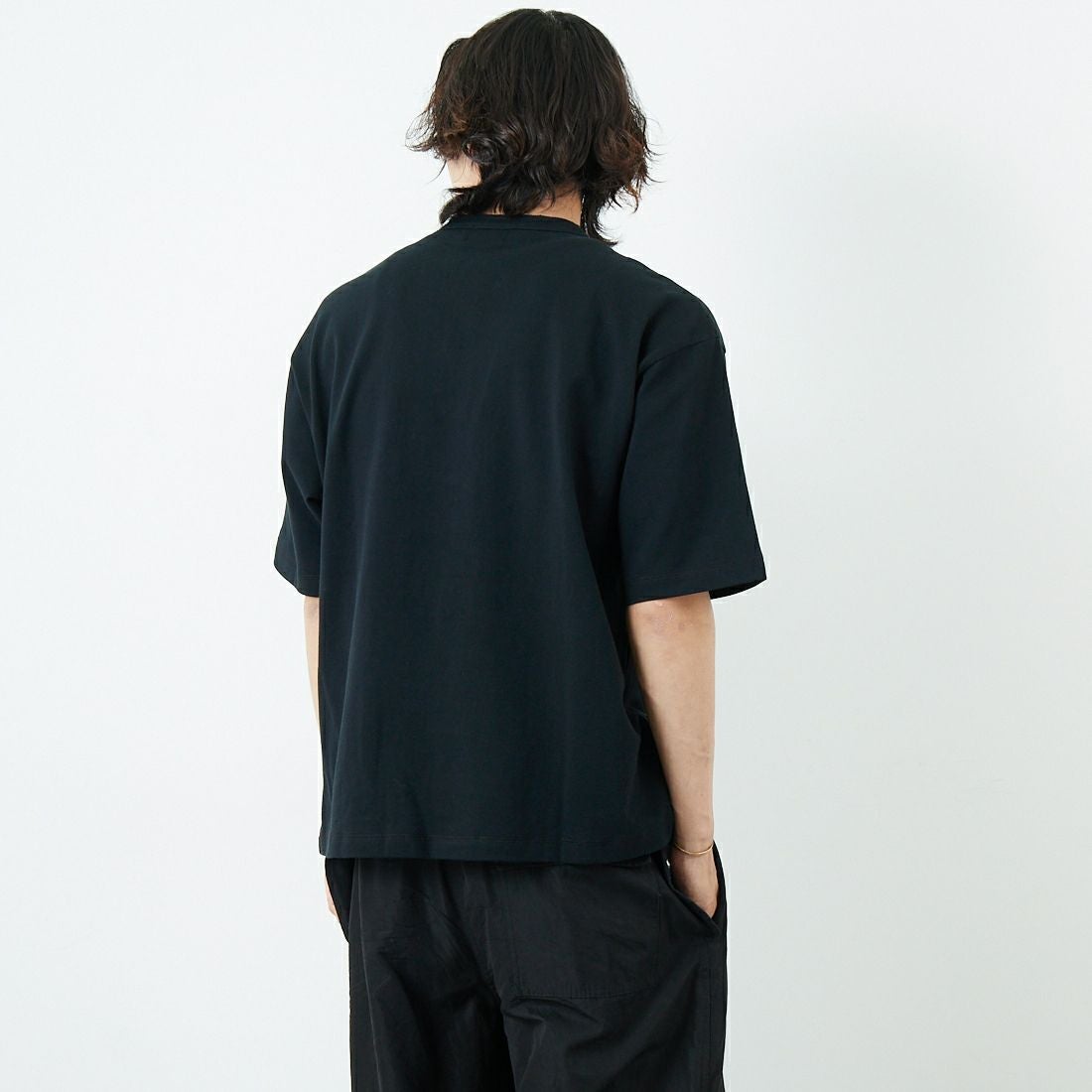 SLICK [スリック] 鹿の子ヘンリーネックTシャツ [5230109] 700 BLACK &&モデル身長：179cm 着用サイズ：1&&